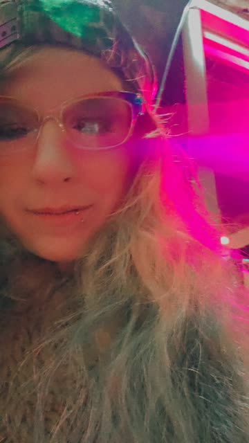 Backstage Chaos: What Really Happens 10 Minutes Before a Show