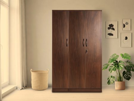 Decision Fatigue Starts the Moment You Open Your Wardrobe